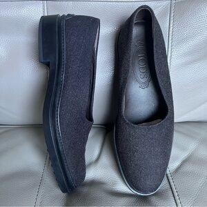TOD’S Wool Slip On Shoes Sz 38 Gray Black Classic Minimalistic Low Heel Pump